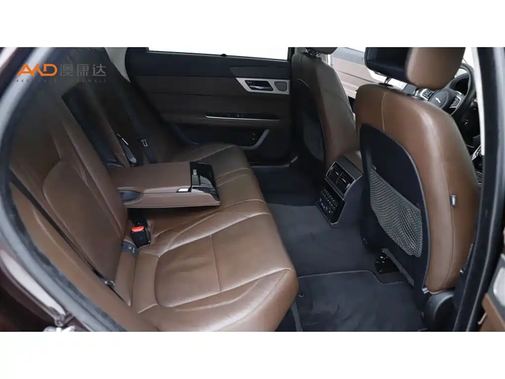 Jaguar XFL — миниатюра 8