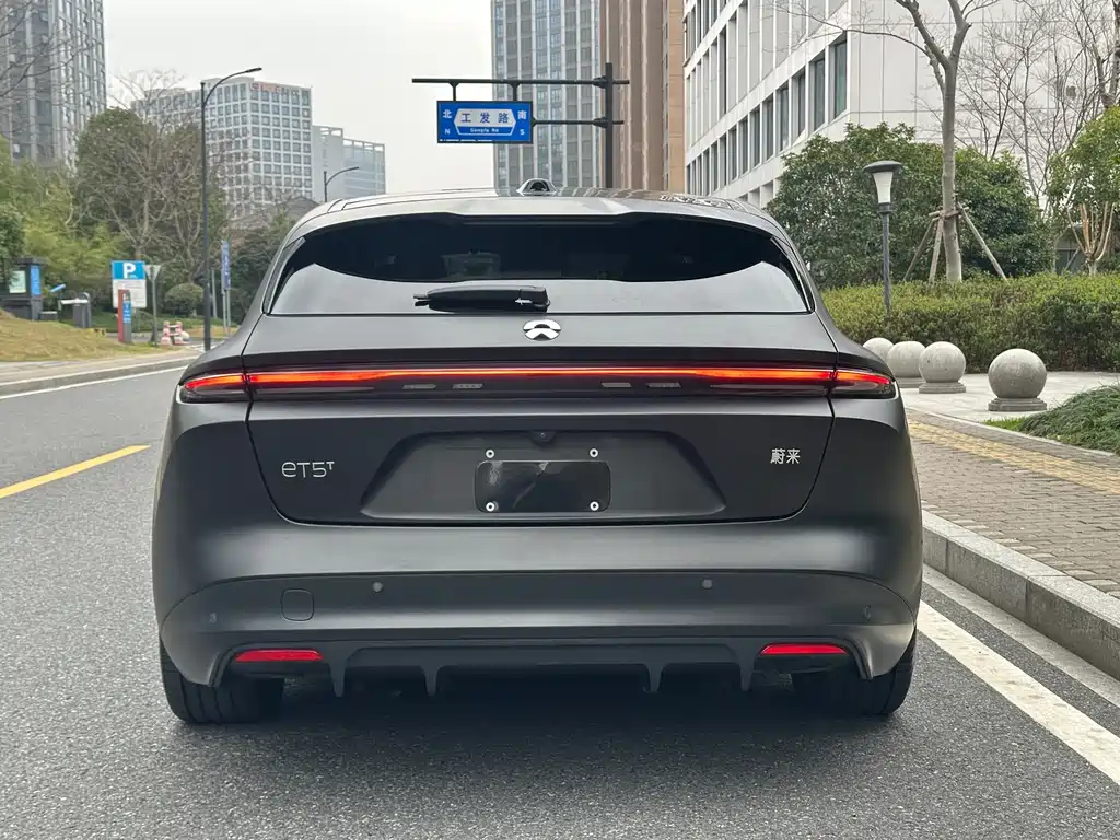 NIO NIO ET5T