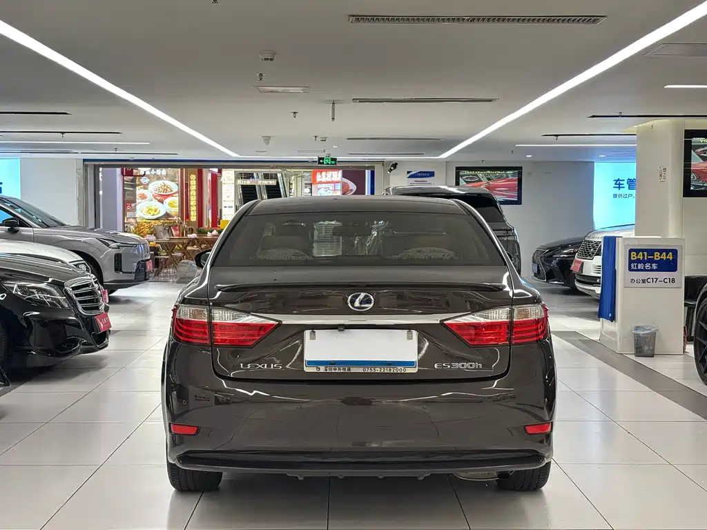 Lexus ES — миниатюра 5