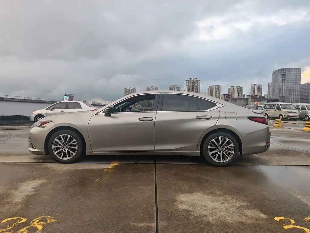 Lexus ES — миниатюра 2