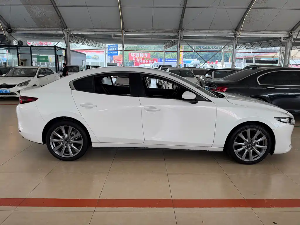 Mazda 3 Axela — миниатюра 7