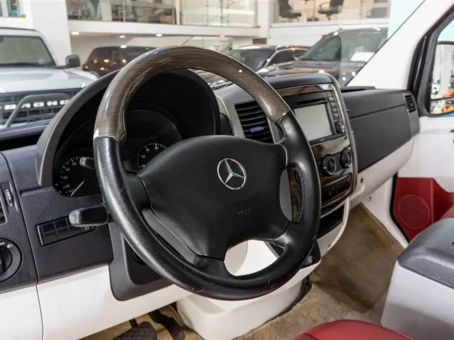 Mercedes-Benz Sprinter 2015 3.5L AT