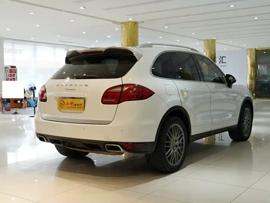 Porsche Cayenne — миниатюра 15