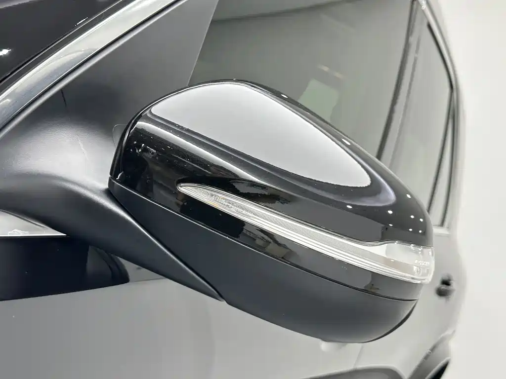 Mercedes-Benz GLE (Import) — миниатюра 22