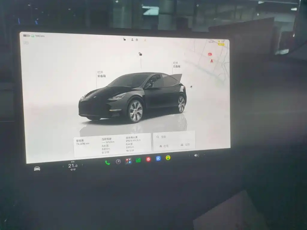Tesla Model Y — миниатюра 13
