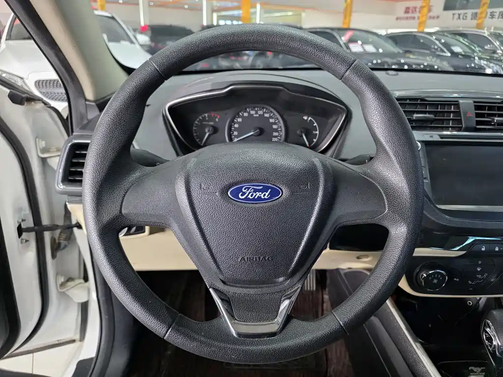 Ford Escort — миниатюра 7