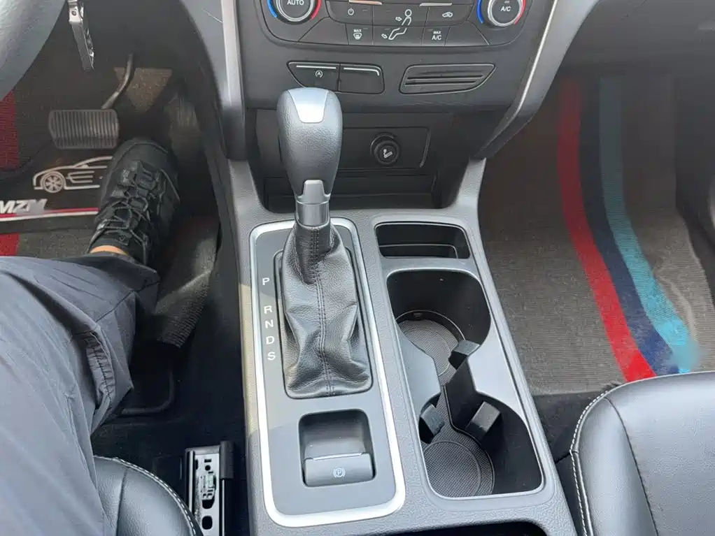 Ford Kuga — миниатюра 10