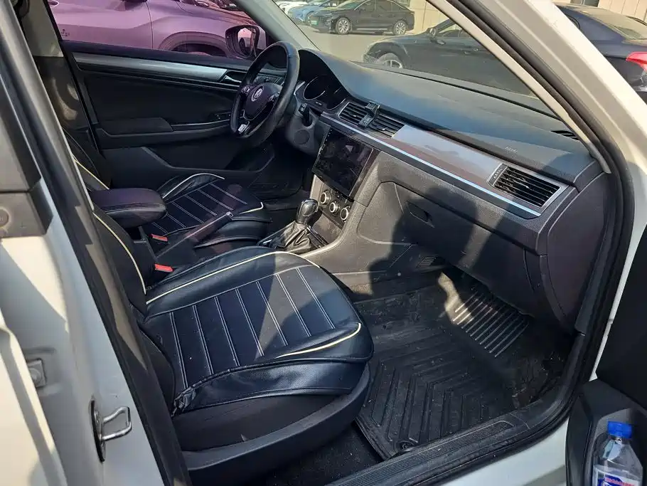 Volkswagen Bora — миниатюра 8