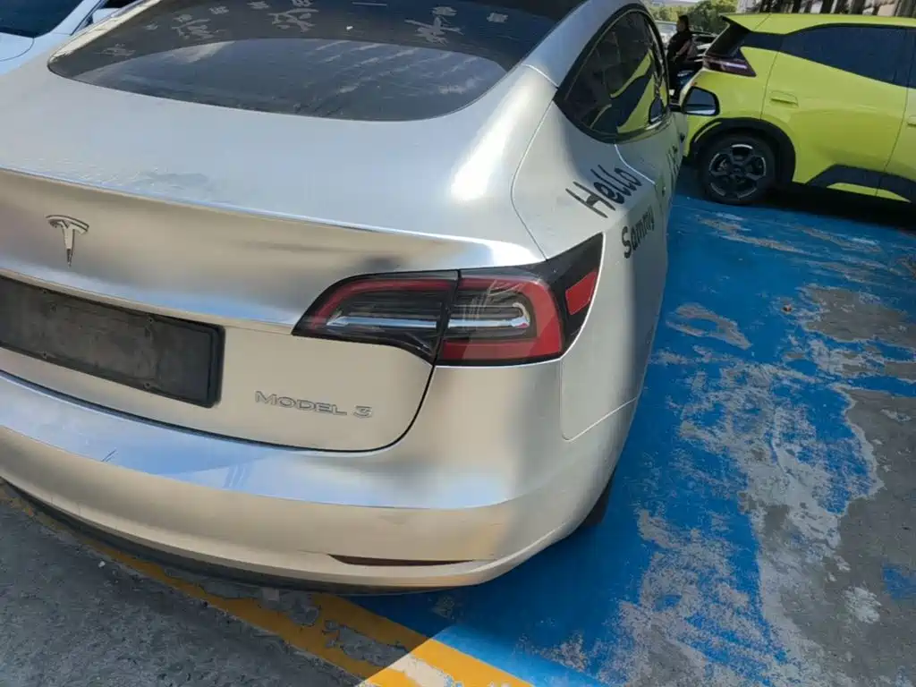 Tesla Model 3 — миниатюра 8