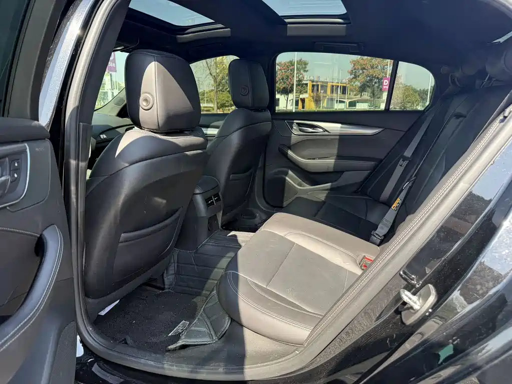 Cadillac CT5 — миниатюра 11