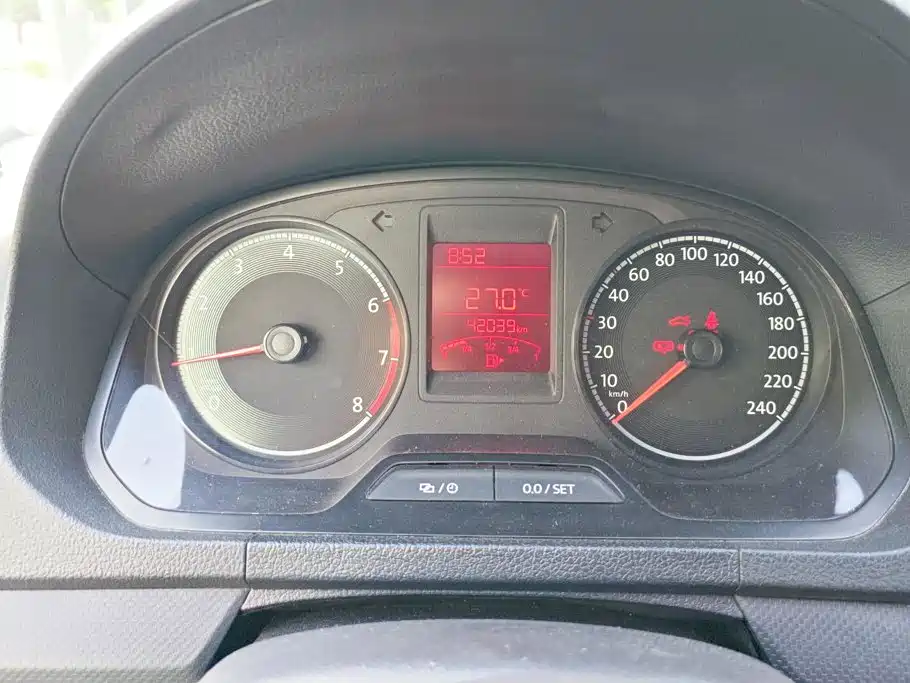 Volkswagen Jetta — миниатюра 14