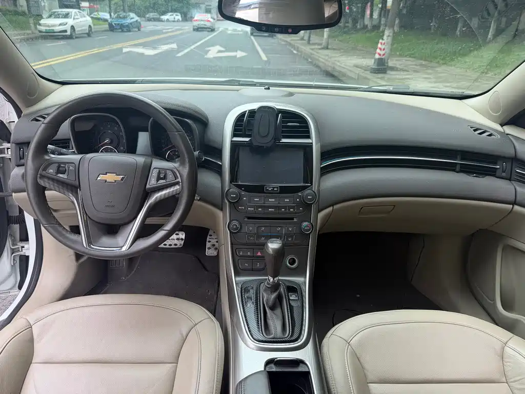 Chevrolet Malibu — миниатюра 12