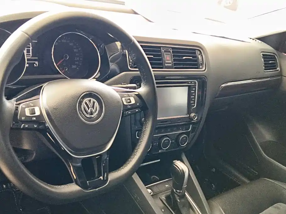 Volkswagen Sagitar — миниатюра 12