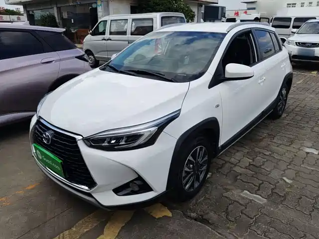 Toyota Yaris L