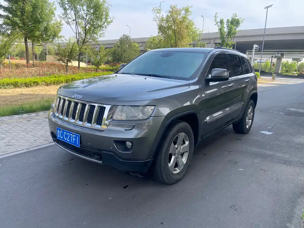 Jeep Grand Cherokee (Import) 2013