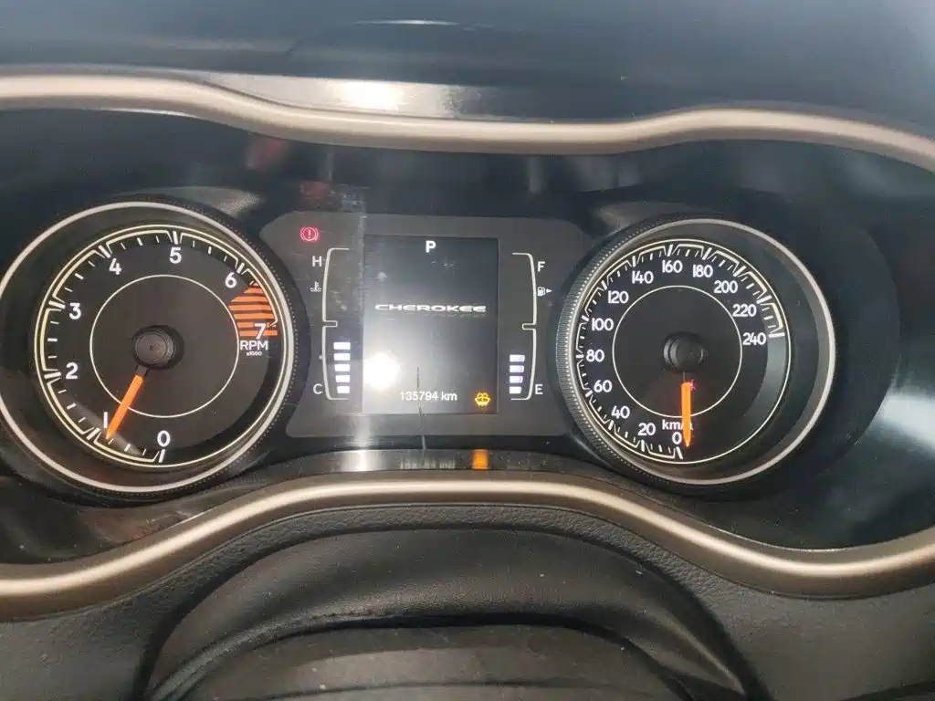 Jeep Cherokee — миниатюра 12