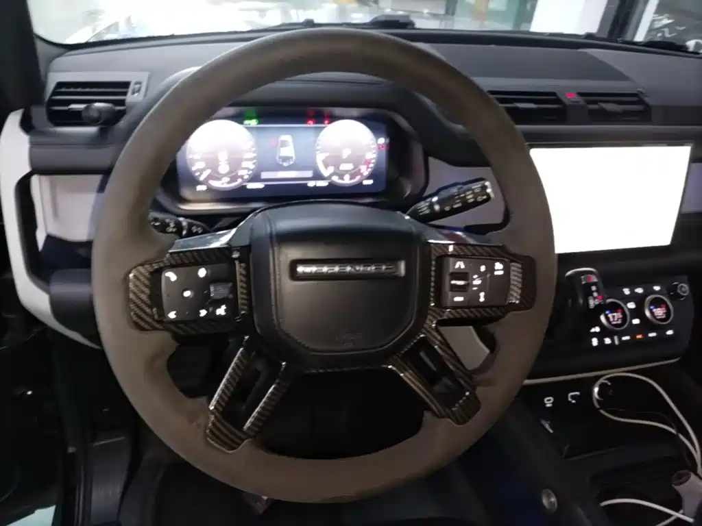 Land Rover Defender — миниатюра 11