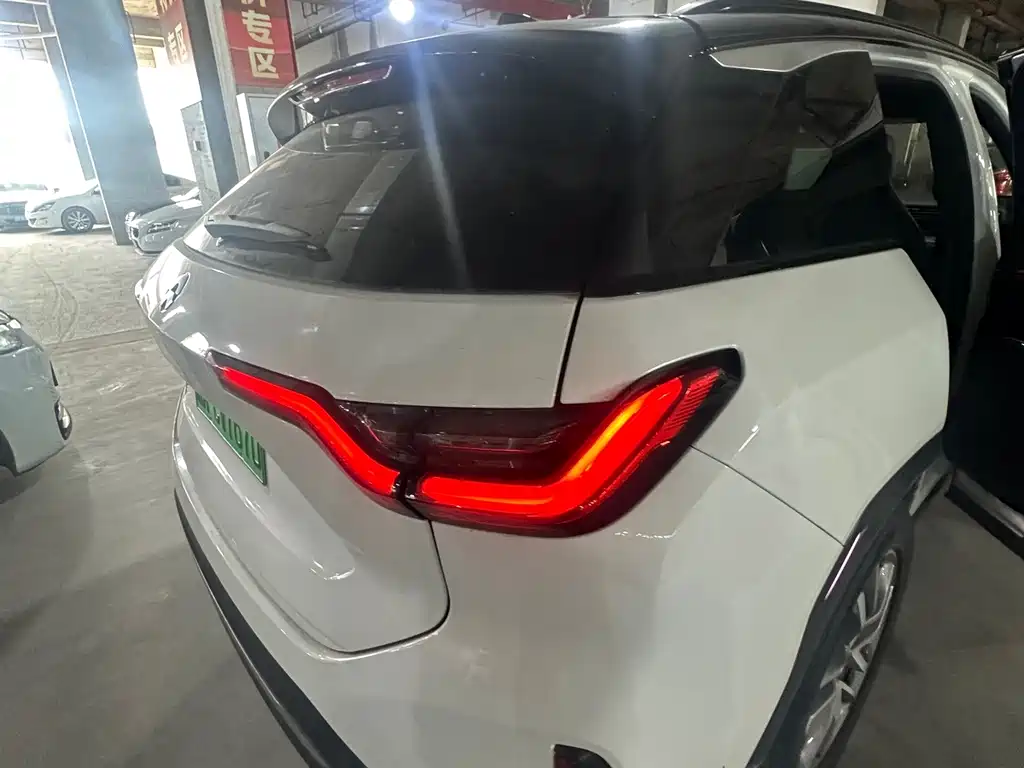 NIO ES6 — миниатюра 7
