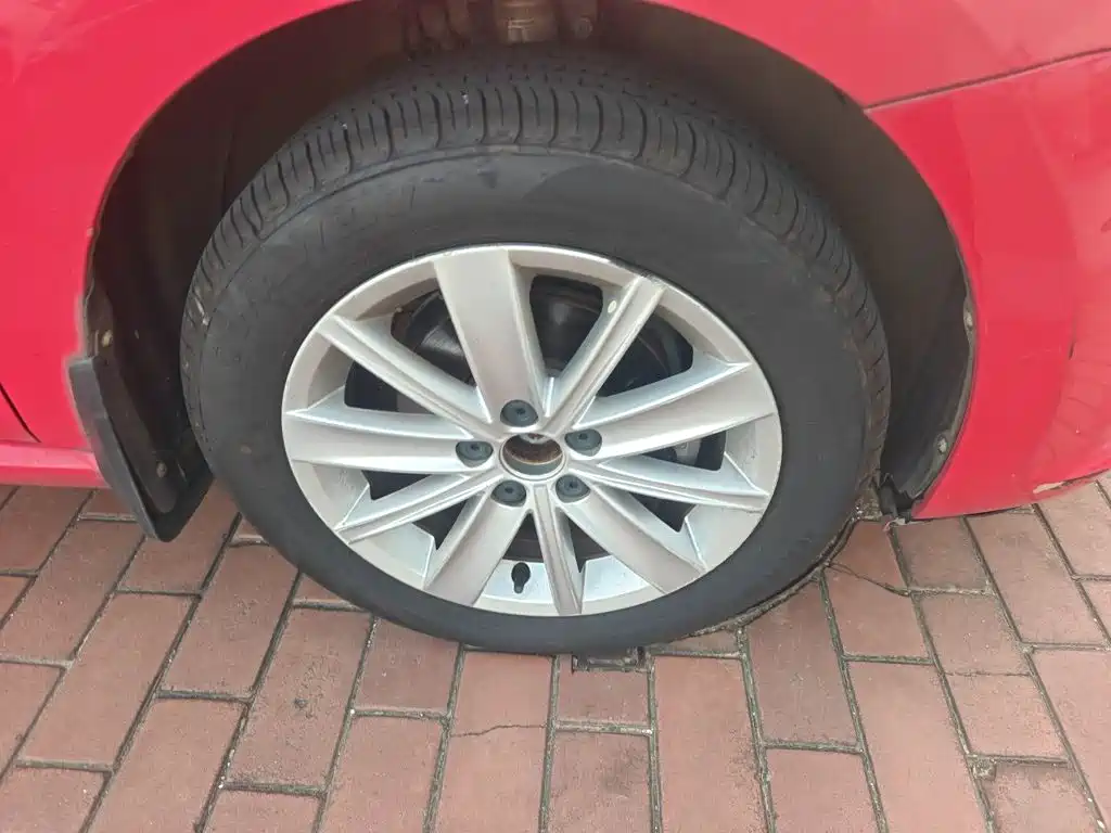 Volkswagen Polo — миниатюра 8