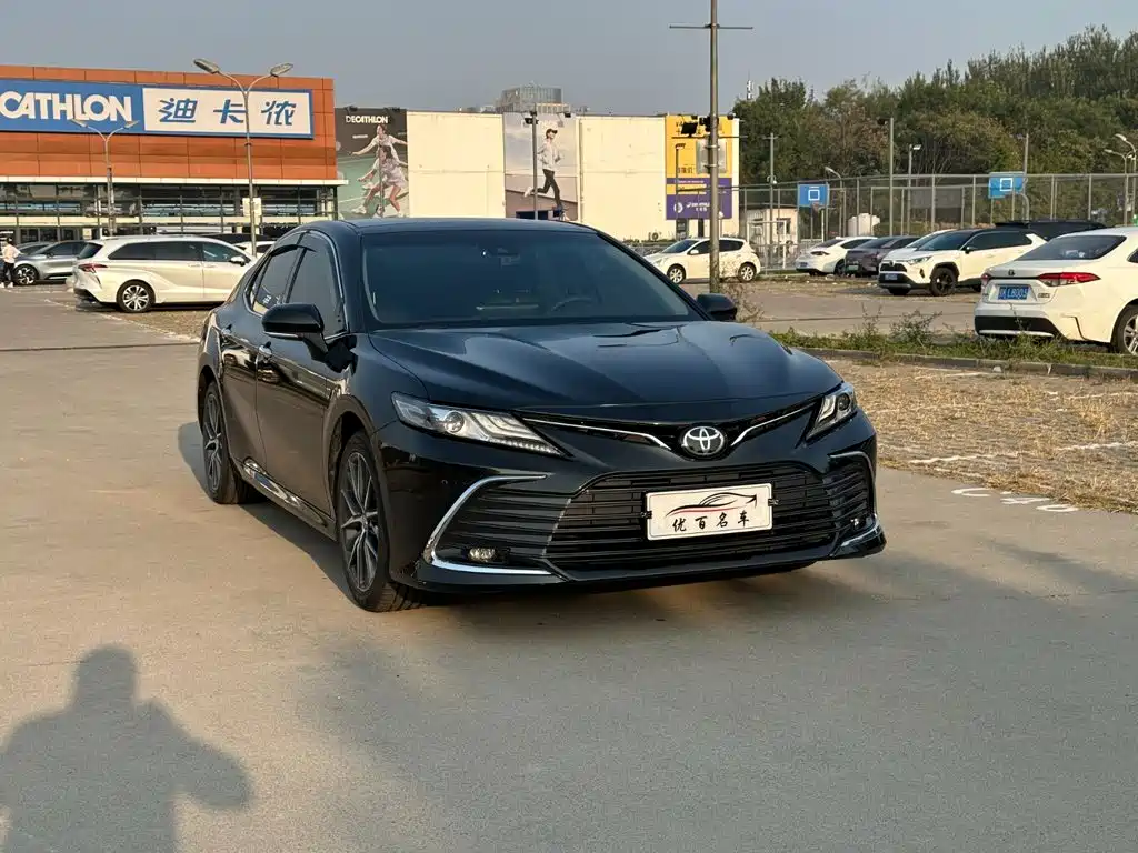 Toyota Camry — миниатюра 3