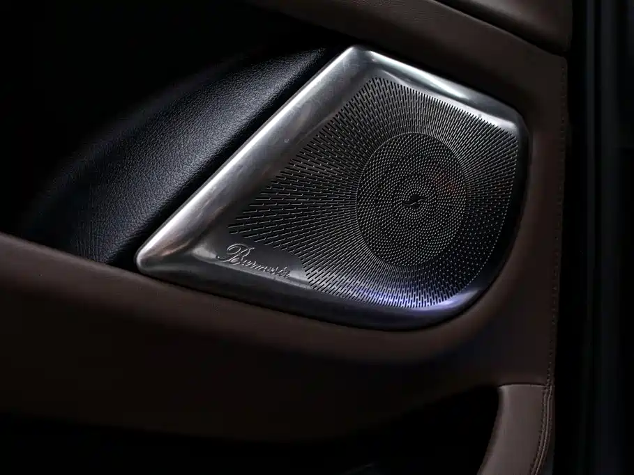 Mercedes-Benz V-Class (Import) — миниатюра 14