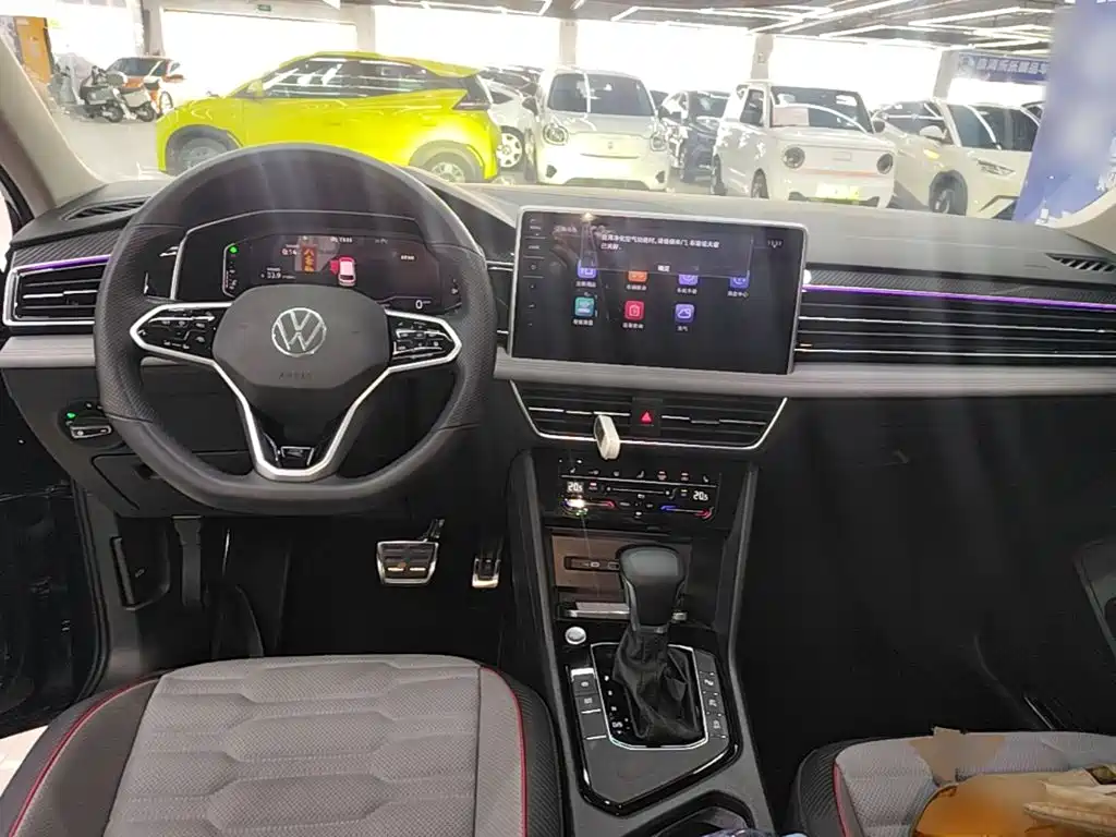 Volkswagen Tiguan L — миниатюра 10