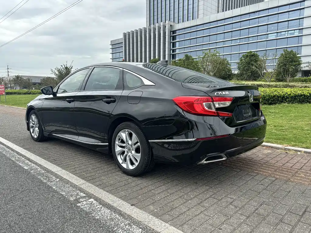Honda Accord — миниатюра 7