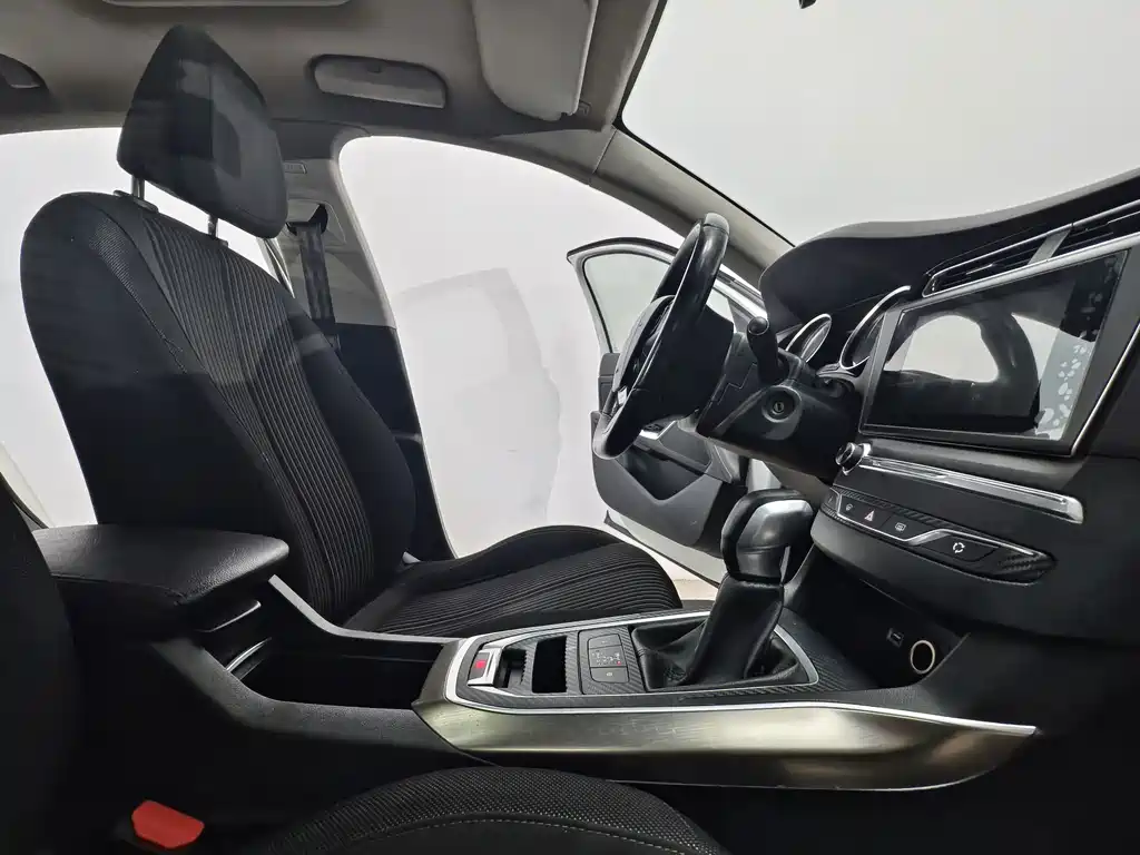 Peugeot 408 — миниатюра 15