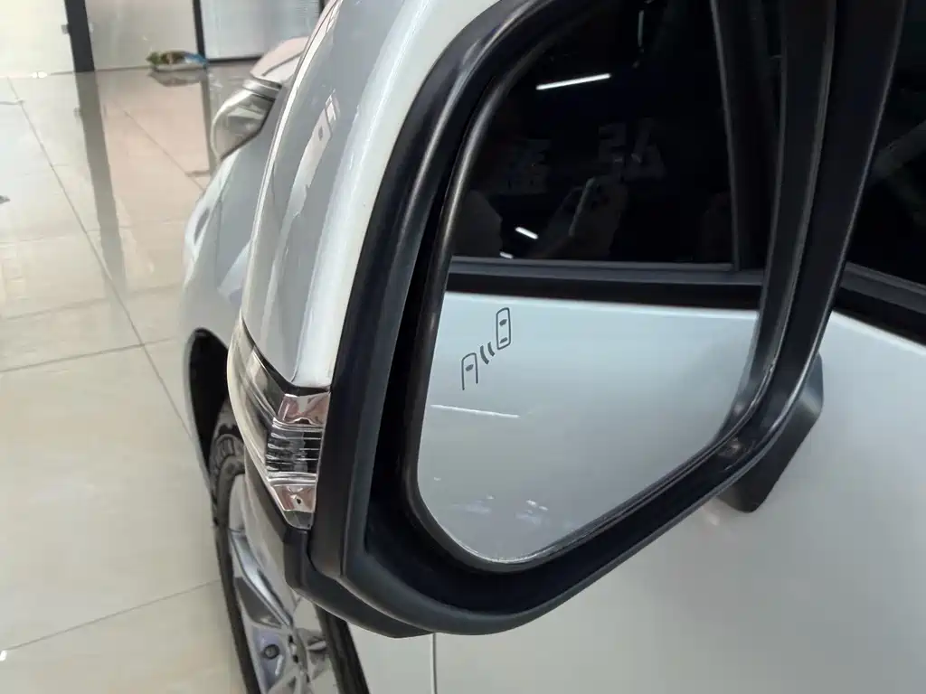 Toyota Sienna — миниатюра 7