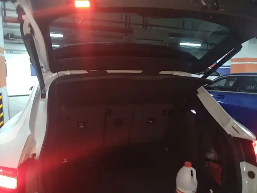 Porsche Macan — миниатюра 19