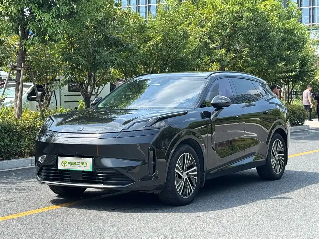 Lynk & Co 08 EM-P
