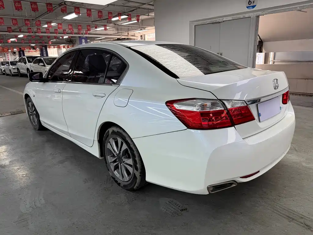 Honda Accord — миниатюра 12