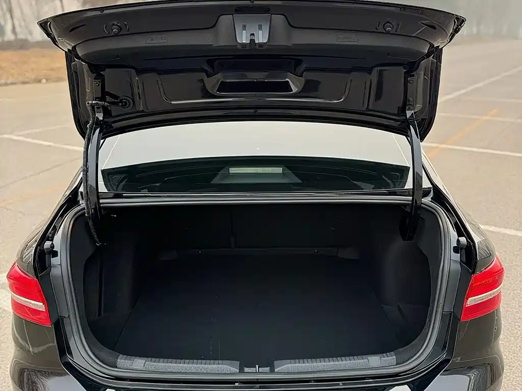 Volkswagen Lavida — миниатюра 11