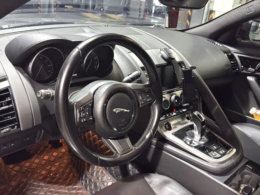 Jaguar F-TYPE — миниатюра 5