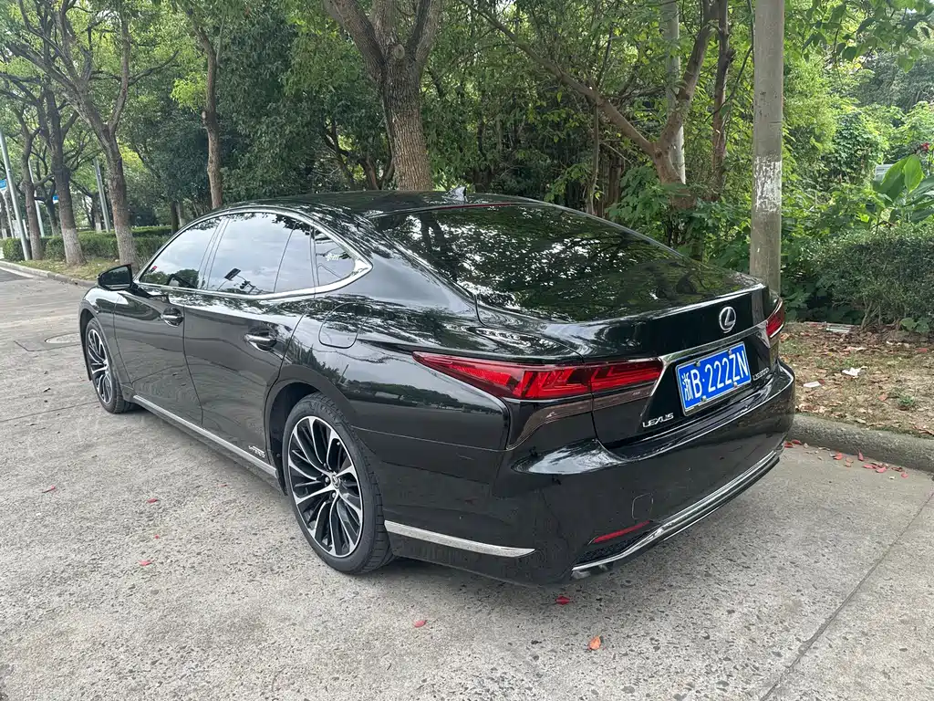 Lexus LS — миниатюра 5