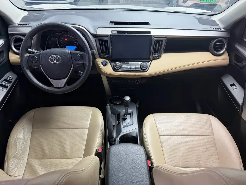 Toyota RAV4 — миниатюра 7