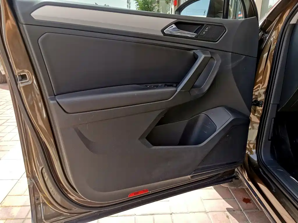 Volkswagen Tiguan L — миниатюра 6