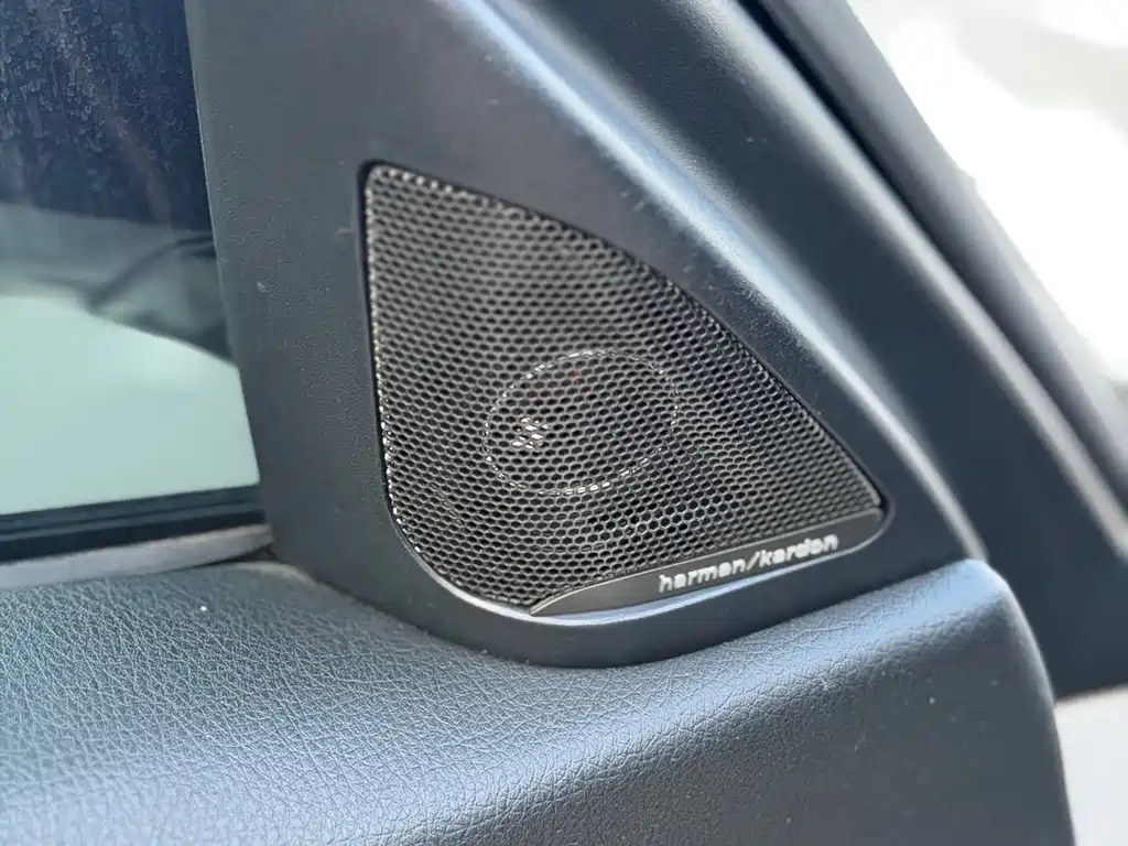 BMW 3 Series — миниатюра 14