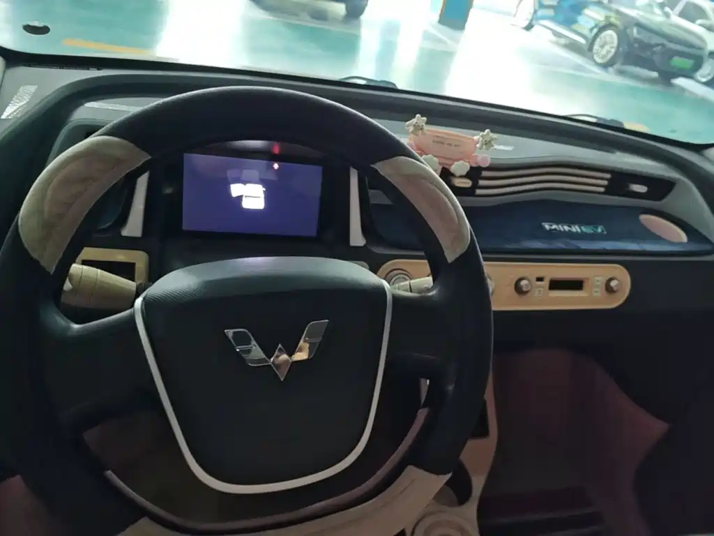 Wuling MINIEV — миниатюра 5