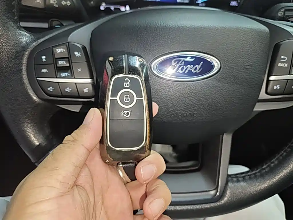Ford Explorer — миниатюра 9