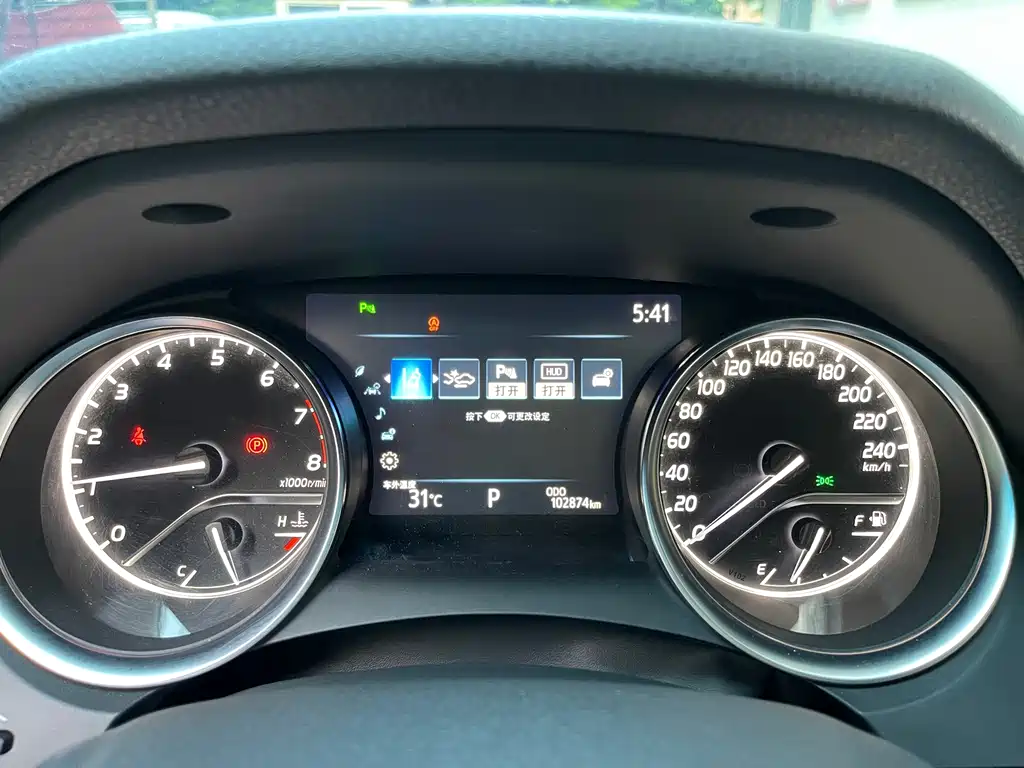 Toyota Camry — миниатюра 11