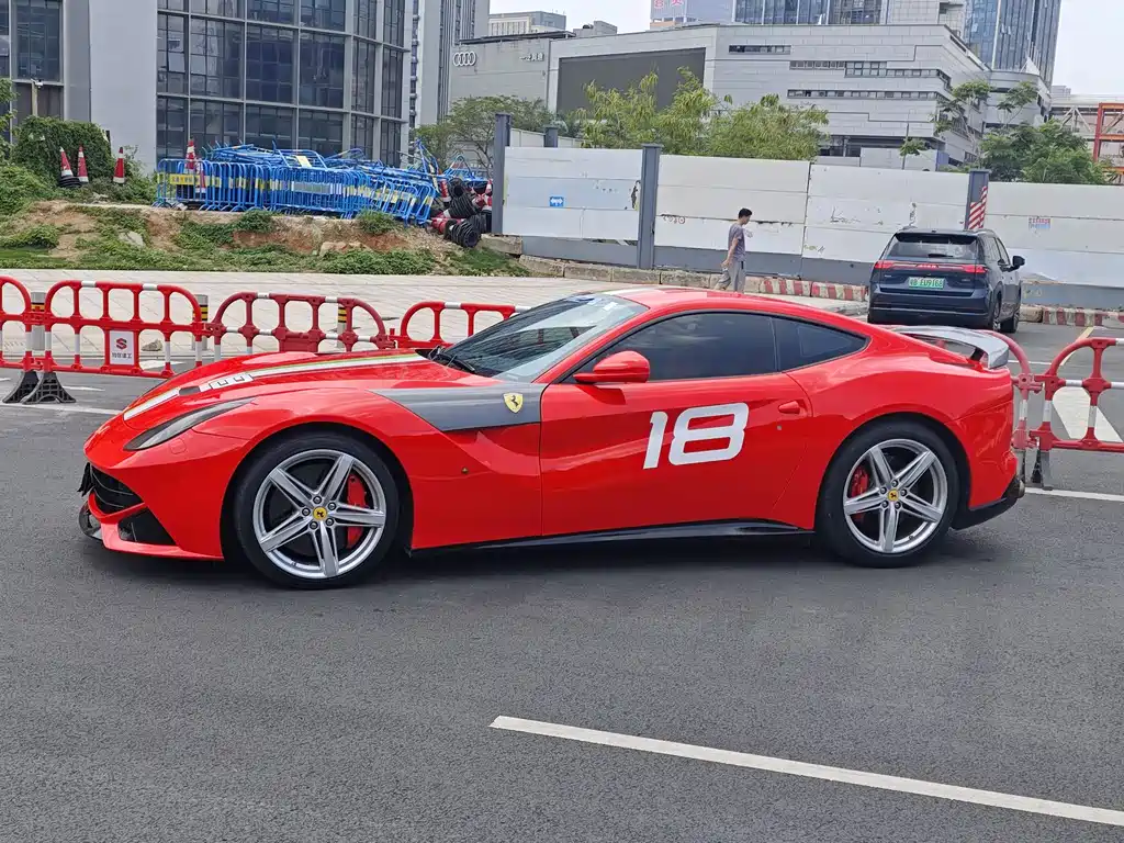 Ferrari F12berlinetta 2013