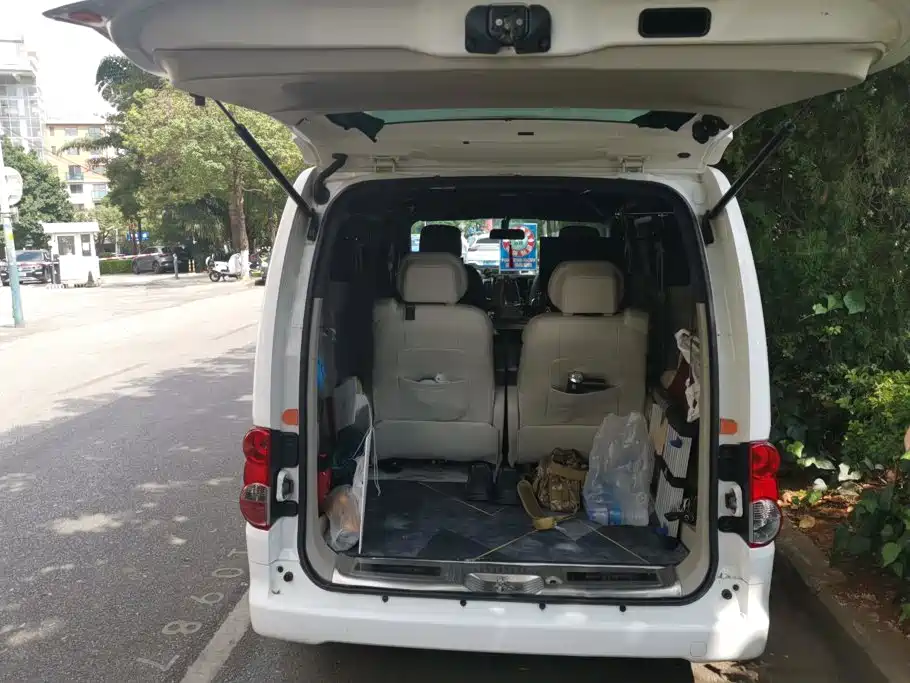 Nissan NV200 — миниатюра 4