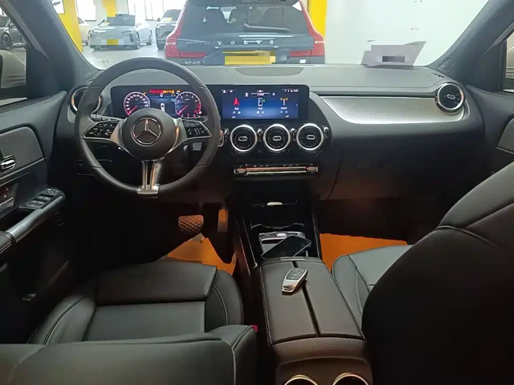Mercedes-Benz GLA — миниатюра 10