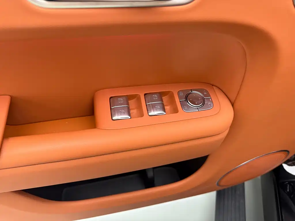 Li Auto Li L8 — миниатюра 7