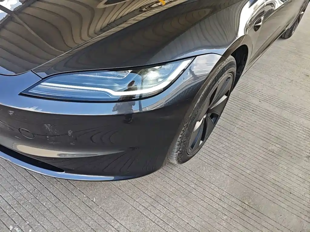 Tesla Model 3 — миниатюра 24