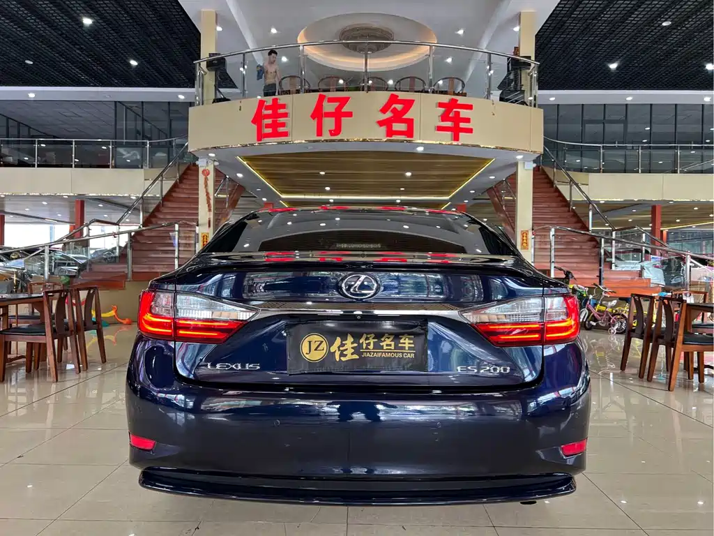 Lexus ES — миниатюра 5