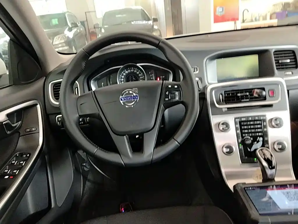 Volvo S60 — миниатюра 11