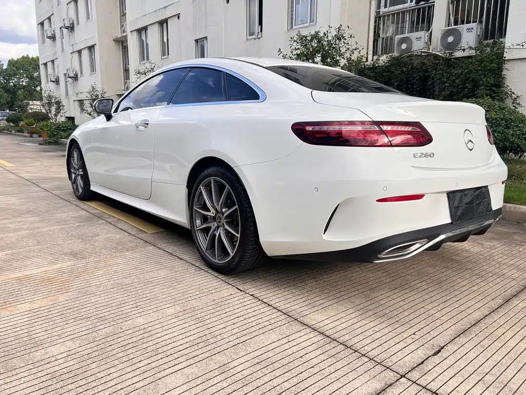Mercedes-Benz E-Class (Import) — миниатюра 25