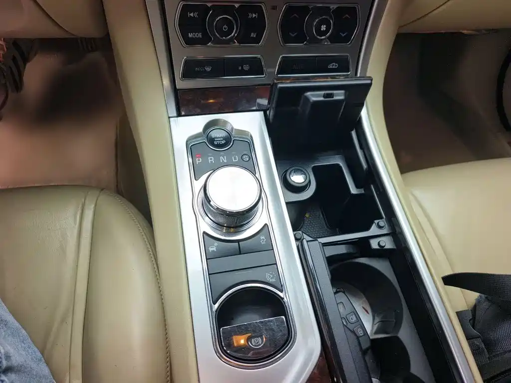 Jaguar XF — миниатюра 7